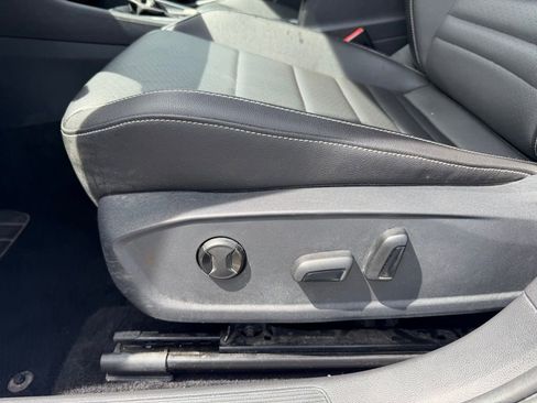 Used 2024 Volkswagen Jetta SE FWD image 15