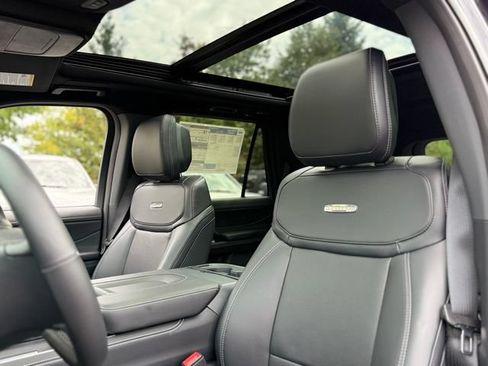 New 2027 Ford Expedition Platinum w/ Stealth Appearance Package AWD/4WD image 15