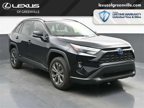 Used 2023 Toyota RAV4 XLE Premium image 2