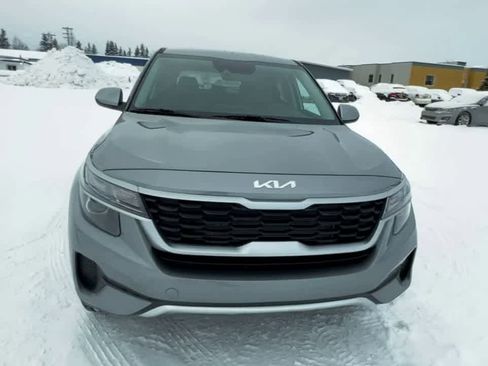 Used 2023 Kia Seltos LX image 3