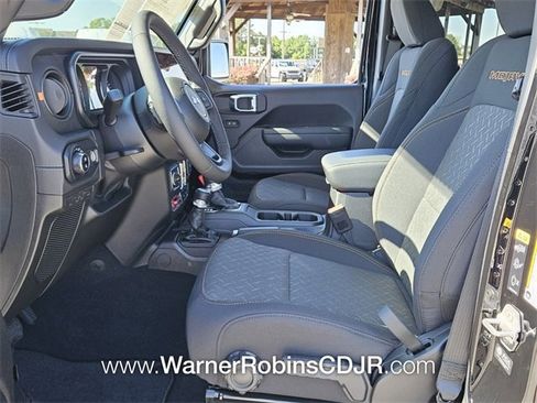 New 2025 Jeep Gladiator Mojave w/ Convenience Group image 5