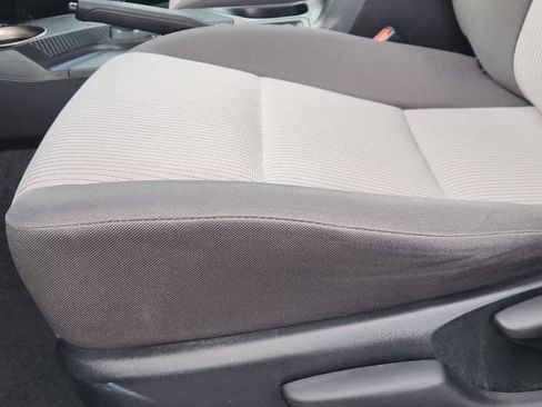 Used 2015 Toyota RAV4 LE FWD image 21