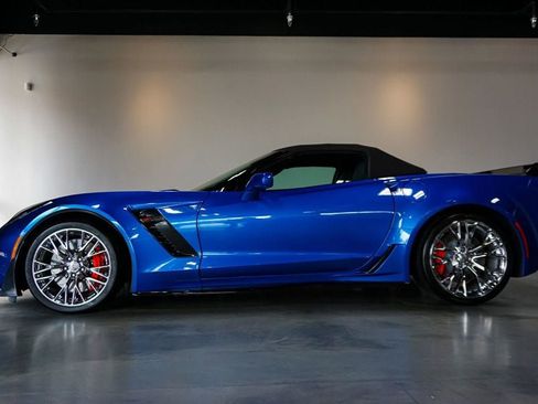 Used 2015 Chevrolet Corvette Z06 w/ 3LZ Preferred Equipment Group RWD image 59