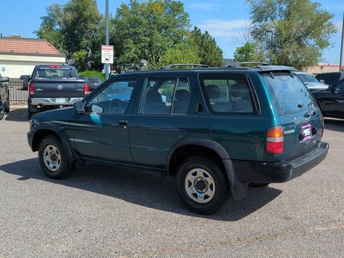 Used 1997 Nissan Pathfinder LE AWD/4WD image 8