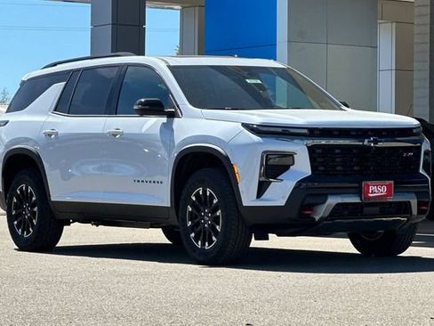 New 2026 Chevrolet Traverse Z71 w/ Enhanced Driving Package image 2