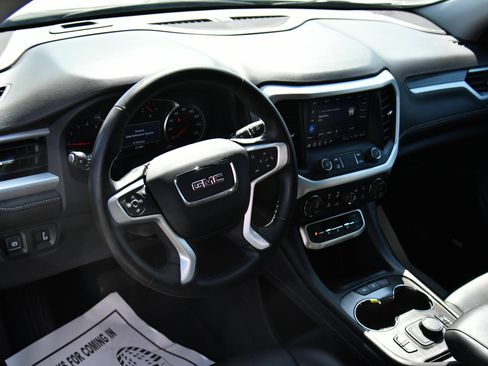Used 2023 GMC Acadia SLT FWD image 16