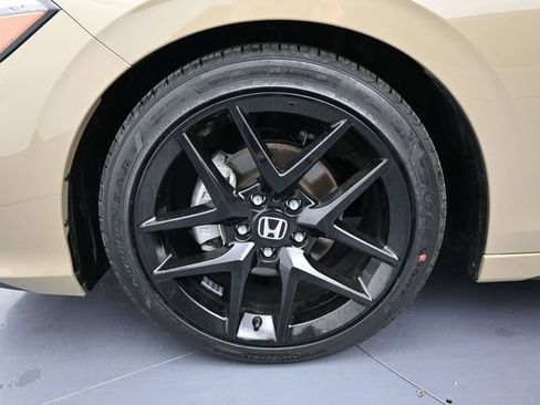 Used 2025 Honda Civic Sport image 10