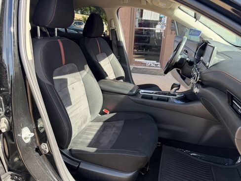Used 2023 Nissan Sentra SR w/ Midnight Edition Package FWD image 13