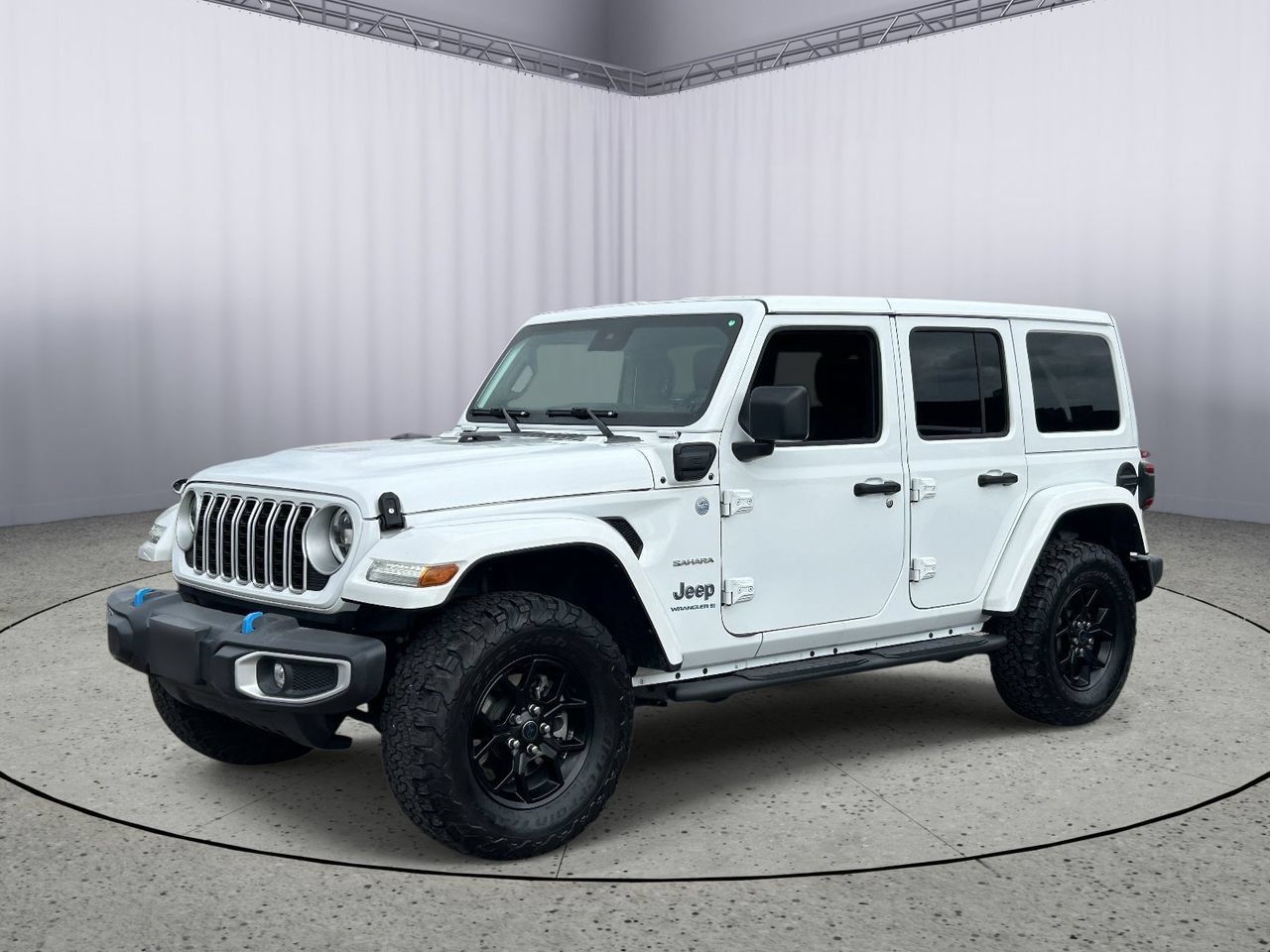 Used 2024 Jeep Wrangler Unlimited Sahara w/ Safety Group AWD/4WD image 2