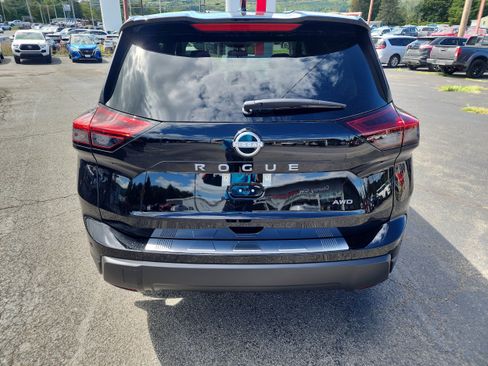 New 2026 Nissan Rogue SV image 7