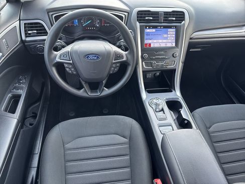 Used 2019 Ford Fusion SE image 22