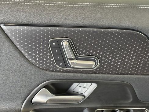 Used 2025 Mercedes-Benz GLA 250 GLA 250 image 13