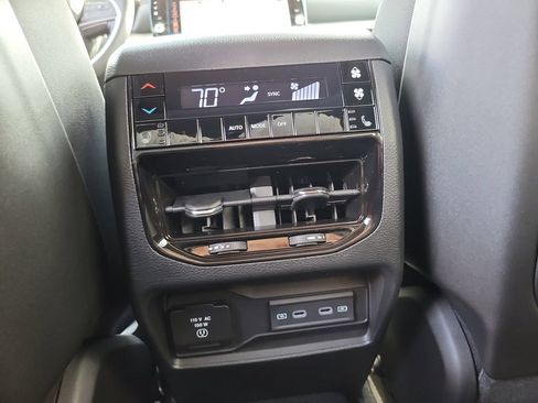 New 2026 Jeep Grand Cherokee L Limited AWD/4WD image 18
