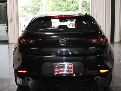Used 2019 MAZDA MAZDA3 Hatchback FWD image 4