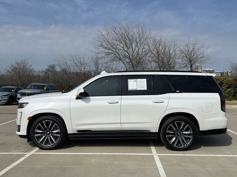Used 2023 Cadillac Escalade Sport w/ Touring Package image 4