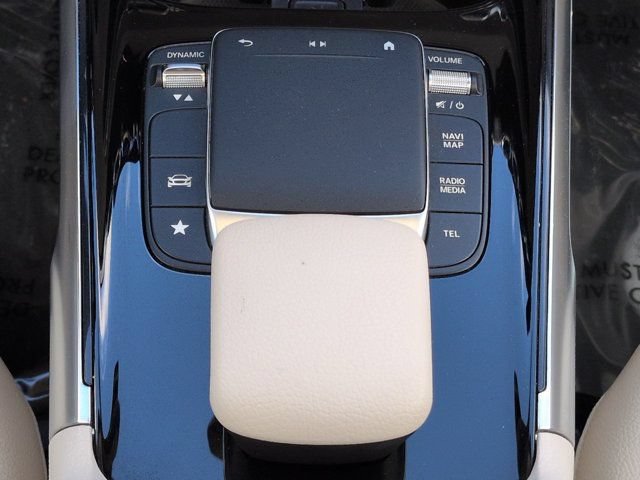 Used 2021 Mercedes-Benz GLB 250 4MATIC image 19