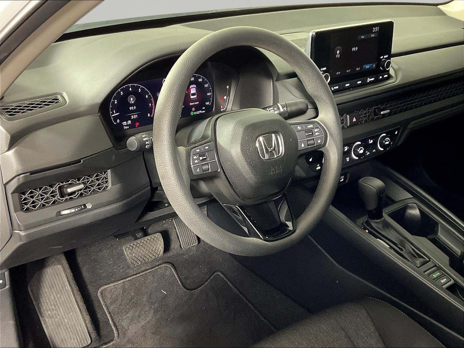 Used 2023 Honda Accord EX image 17