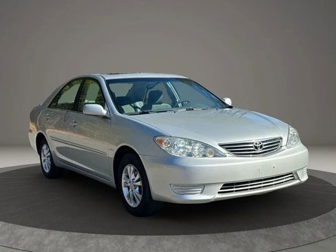 Used 2005 Toyota Camry LE image 3