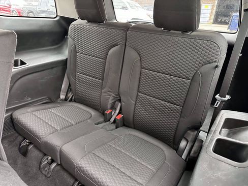 Used 2018 GMC Acadia SLE AWD/4WD image 16