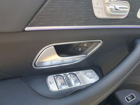 New 2026 Mercedes-Benz GLS 450 4MATIC image 23