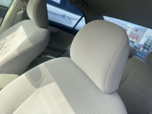 Used 2011 Toyota Corolla LE image 7