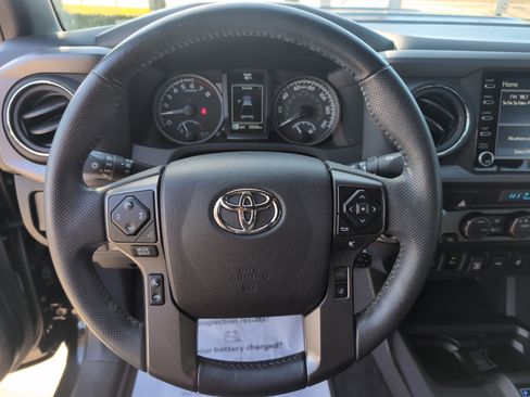 Certified 2022 Toyota Tacoma TRD Sport image 18