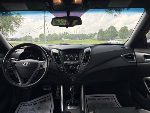 Used 2016 Hyundai Veloster Turbo FWD image 15