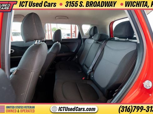 Used 2018 Kia Soul + FWD image 11