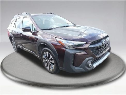 Used 2025 Subaru Outback Limited AWD/4WD image 3