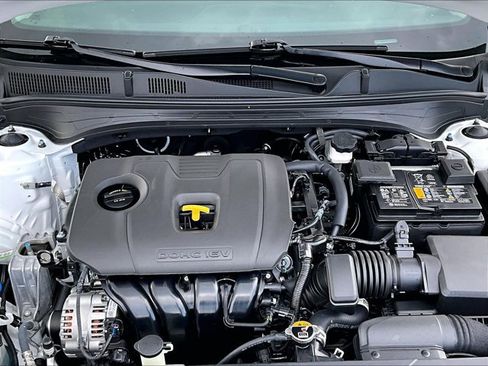 Used 2021 Kia Forte LXS FWD image 11