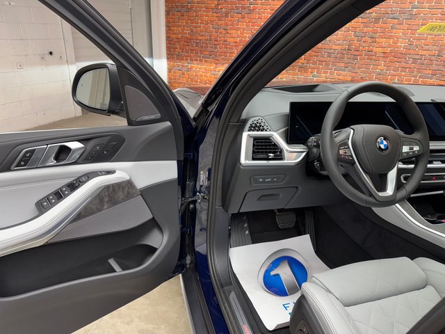Used 2026 BMW X5 xDrive40i AWD/4WD image 9
