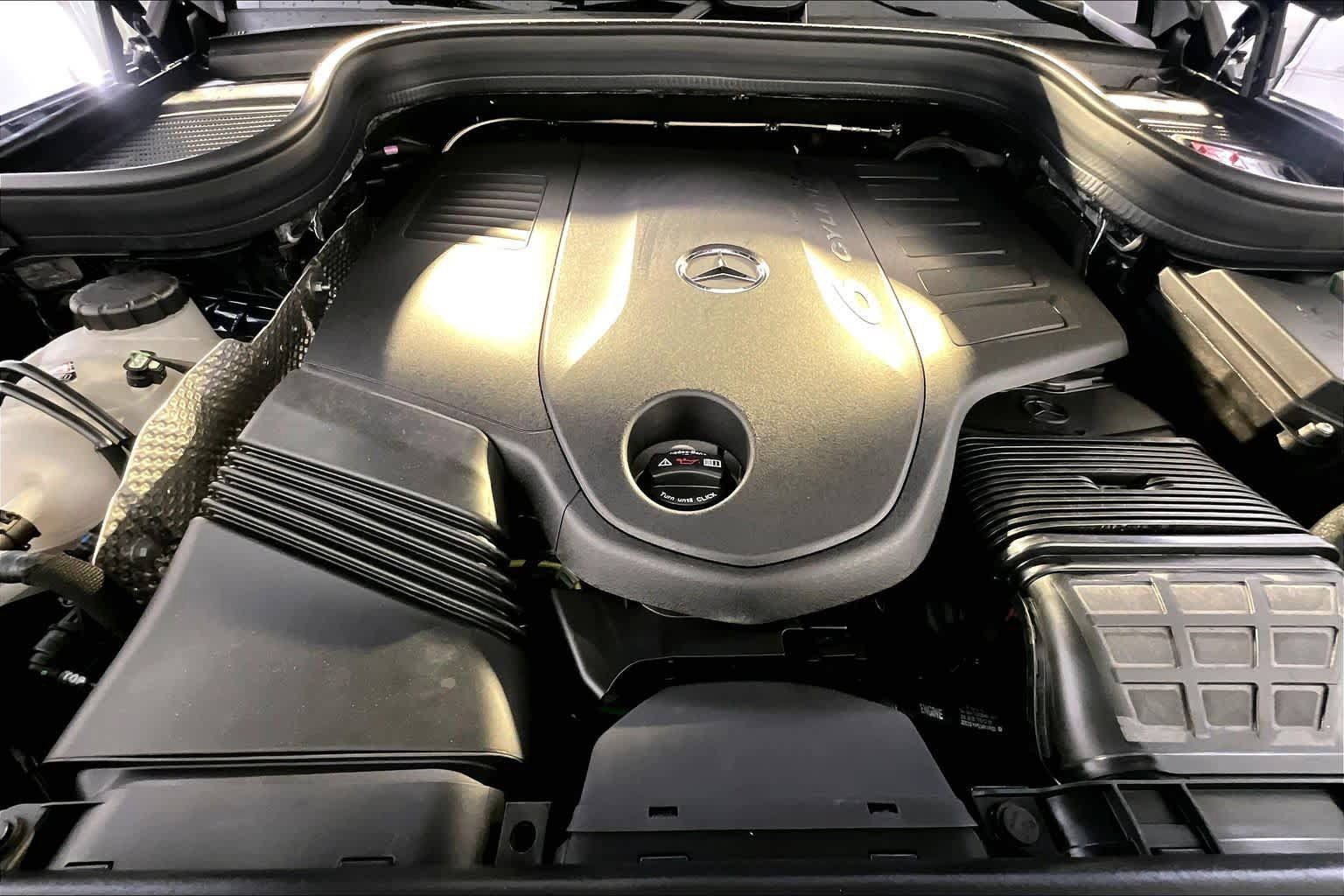 New 2026 Mercedes-Benz GLS 450 4MATIC image 14