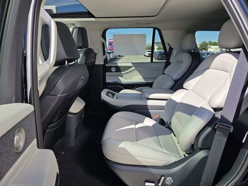 New 2026 Lincoln Navigator Reserve w/ Jet Appearance Package image 8
