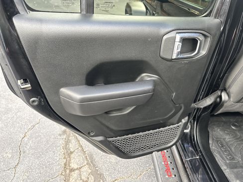 Used 2021 Jeep Wrangler Unlimited Sport image 25