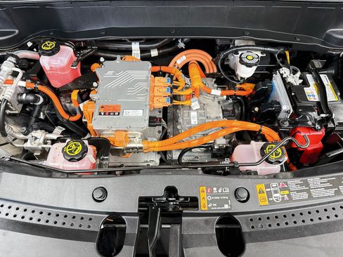Used 2023 Chevrolet Bolt EUV Premier FWD image 31