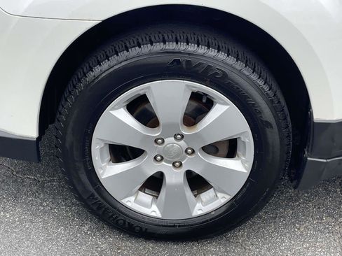 Used 2011 Subaru Outback 2.5i Premium image 9