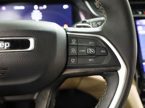 Used 2024 Jeep Grand Cherokee Limited w/ Black Appearance Package image 25