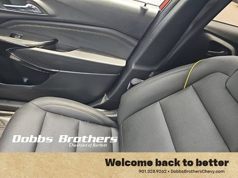 Used 2024 Chevrolet Trax ACTIV w/ Sunroof Package FWD image 13
