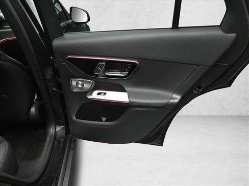 Used 2026 Mercedes-Benz GLC 300 4MATIC image 25