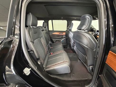 Used 2025 Jeep Grand Cherokee Summit AWD/4WD image 8