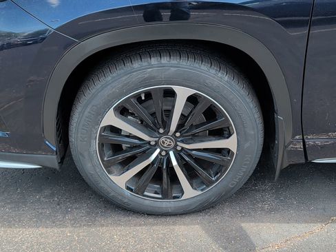 Used 2022 Toyota Highlander XSE AWD/4WD image 6
