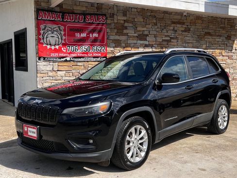 Used 2019 Jeep Cherokee Latitude w/ Popular Appearance Group image 2