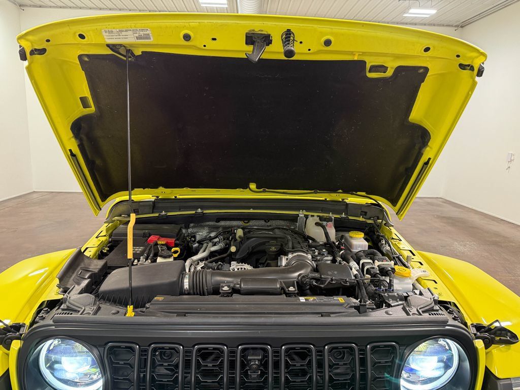 Used 2024 Jeep Wrangler Unlimited Rubicon AWD/4WD image 86