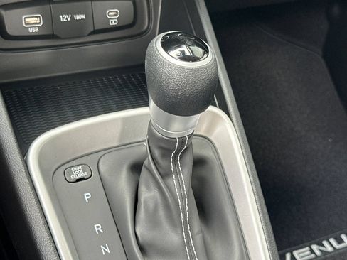 New 2026 Hyundai Venue SE FWD image 21