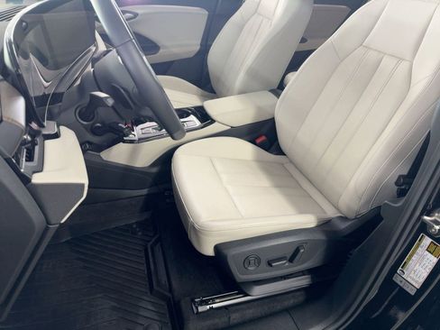 Used 2025 Audi Q6 e-tron Premium w/ Convenience Package image 21