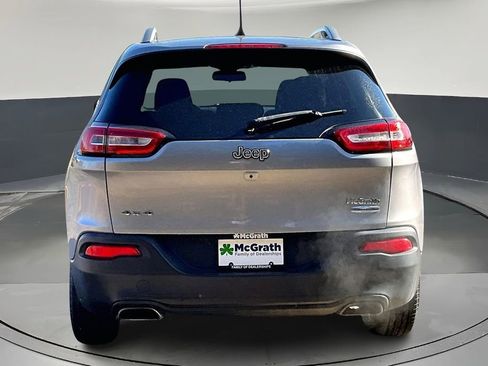 Used 2017 Jeep Cherokee Latitude w/ Cold Weather Group image 5