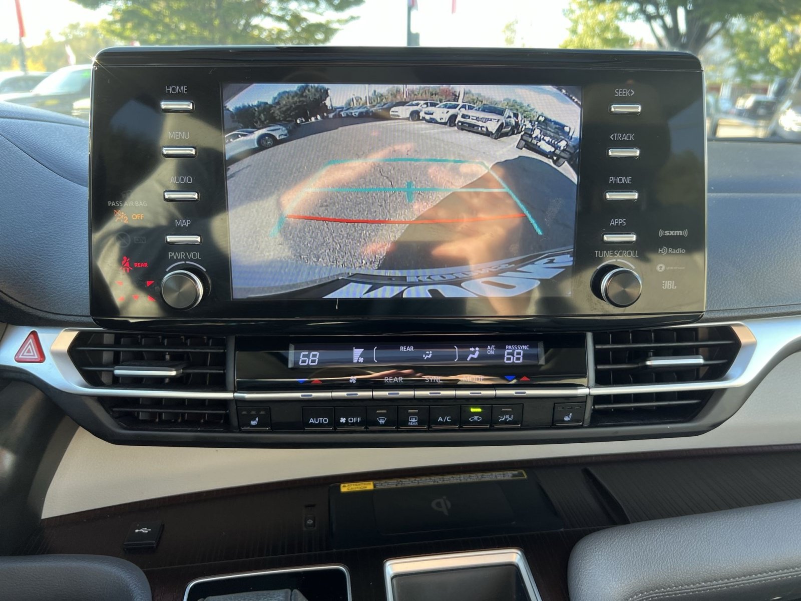 Used 2024 Toyota Sienna XLE w/ XLE Plus Package AWD/4WD image 19