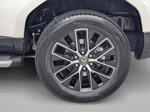 New 2026 Lexus GX 550 image 9