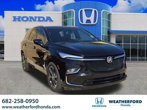 Used 2022 Buick Enclave Essence w/ Experience Buick Package FWD image 1