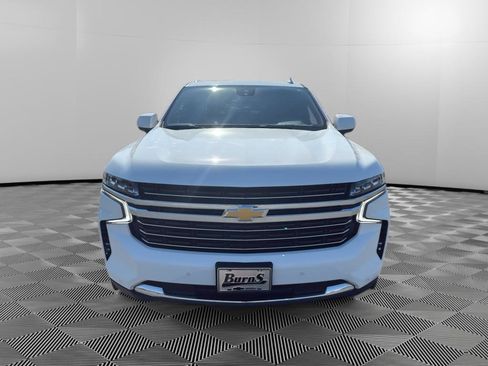 Used 2024 Chevrolet Suburban LT image 2